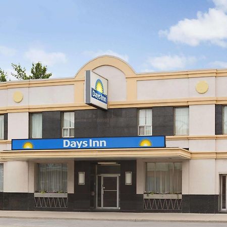 Days Inn By Wyndham Toronto East Beaches エクステリア 写真