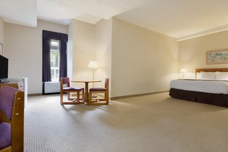Days Inn By Wyndham Toronto East Beaches エクステリア 写真