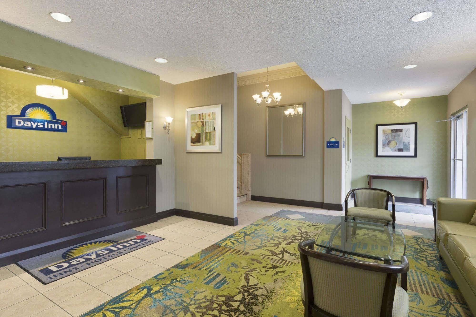 Days Inn By Wyndham Toronto East Beaches エクステリア 写真