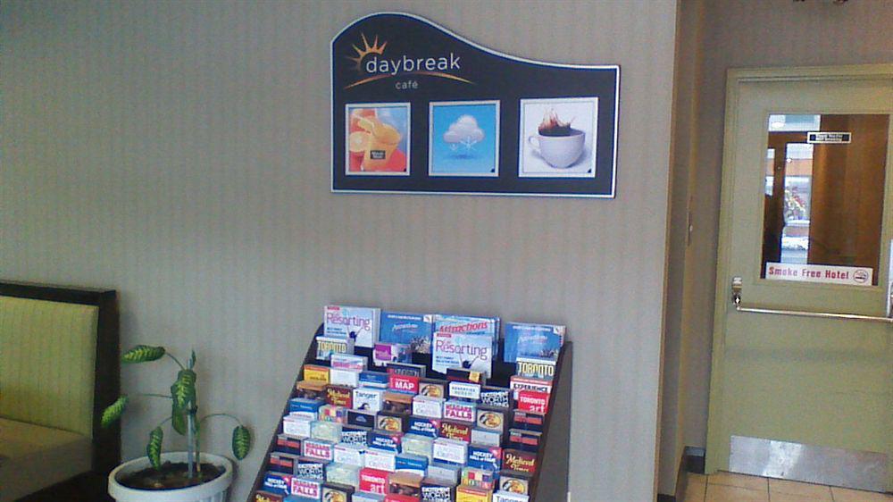 Days Inn By Wyndham Toronto East Beaches エクステリア 写真