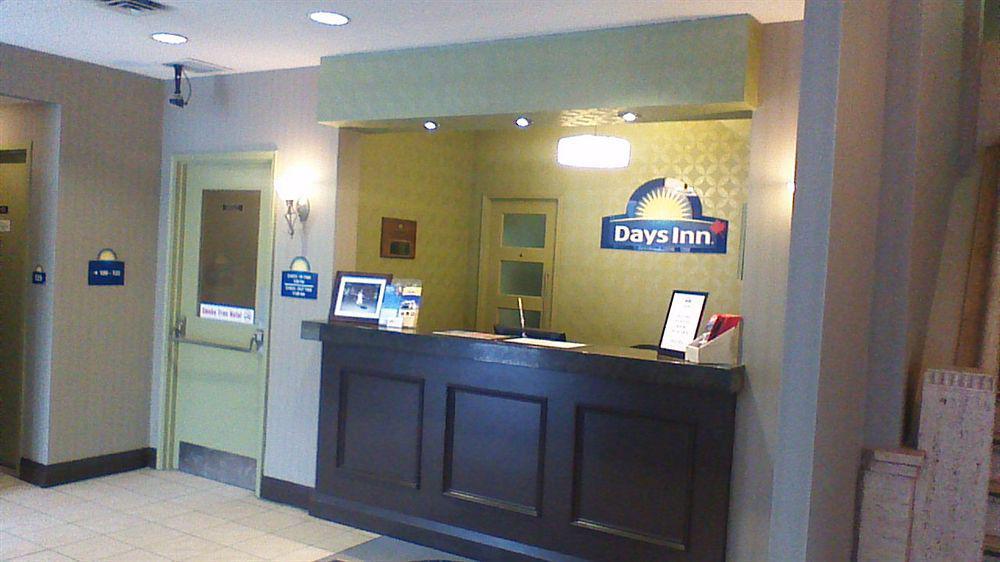 Days Inn By Wyndham Toronto East Beaches エクステリア 写真